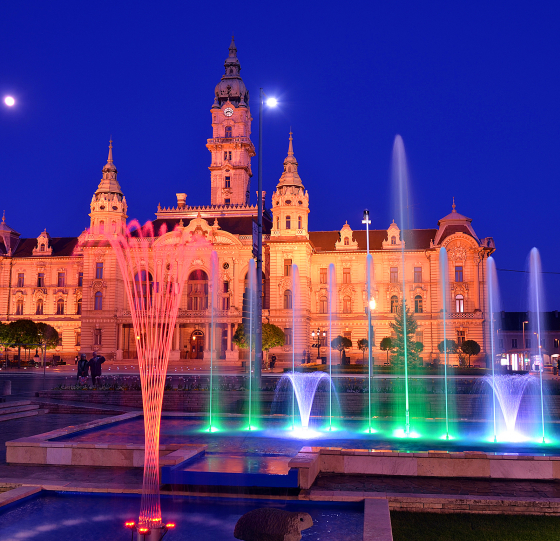 Győr Megyeház tér szökőkút_3.jpg